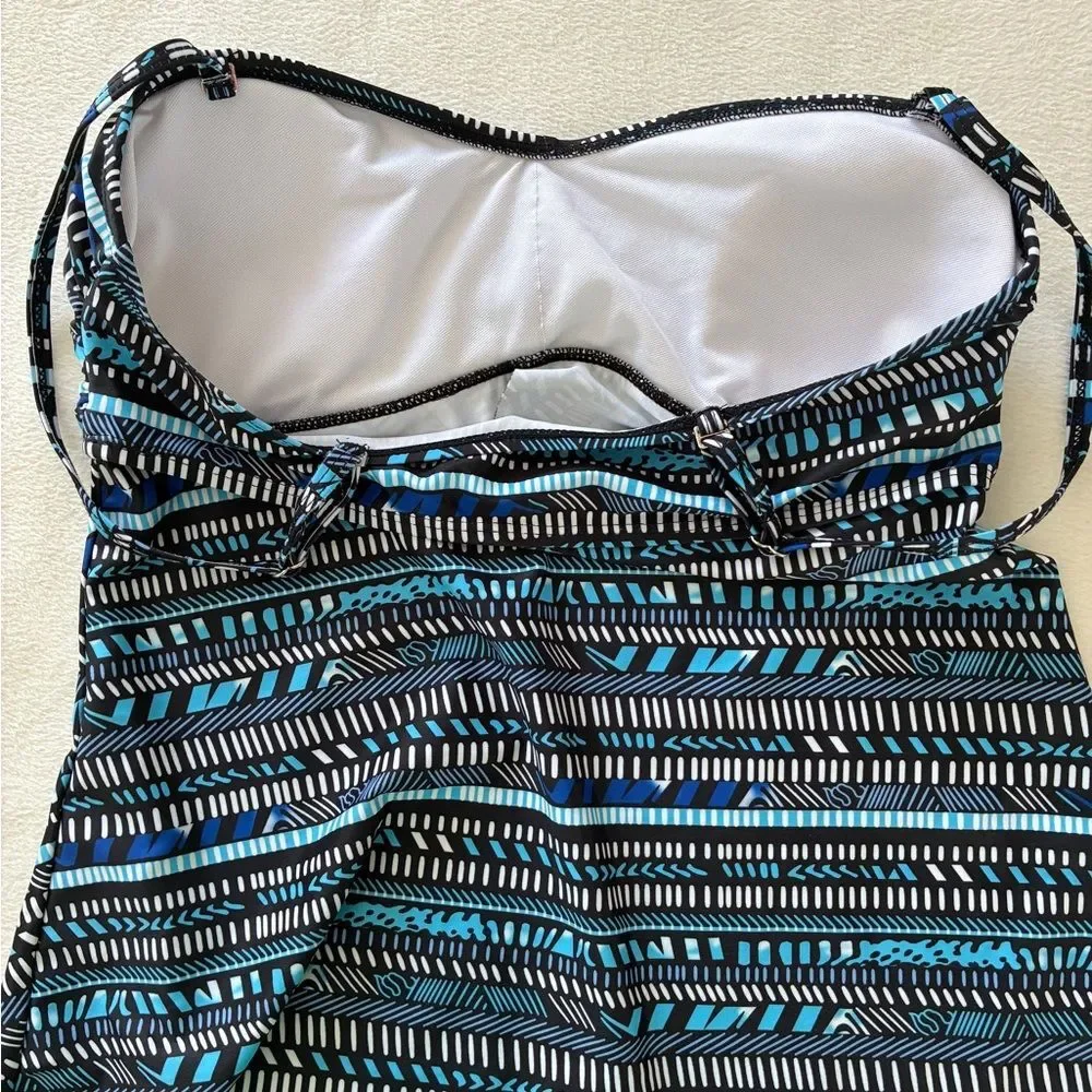 Tankini Swim Top Medium Black Blue Geometric Twist Front Resort Cruise Swimwear